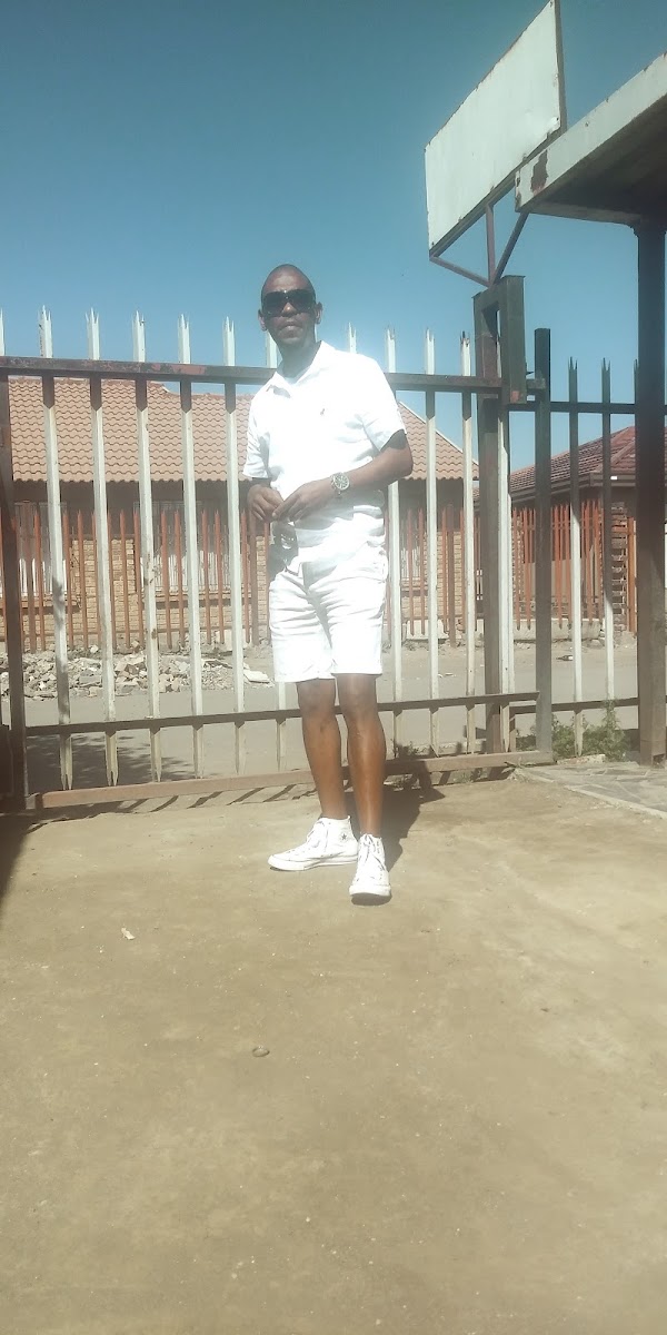 Bongani Emjindini Restaurant