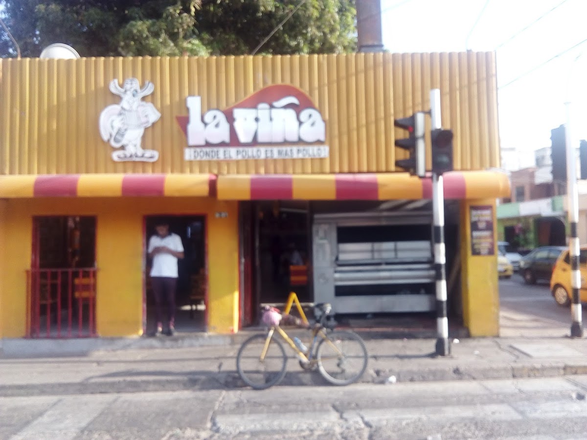 La Vina Asadero de Pollo y Restaurante