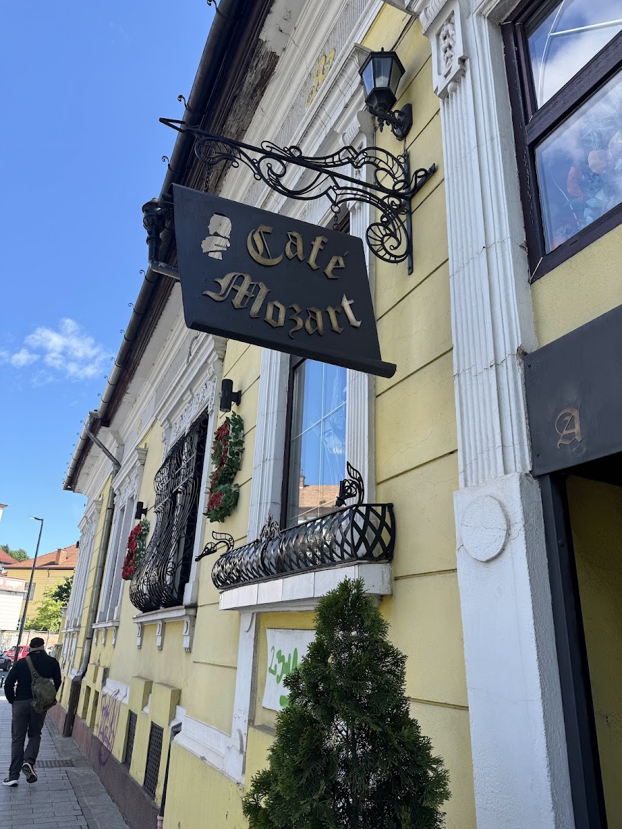 Mozart Cafe