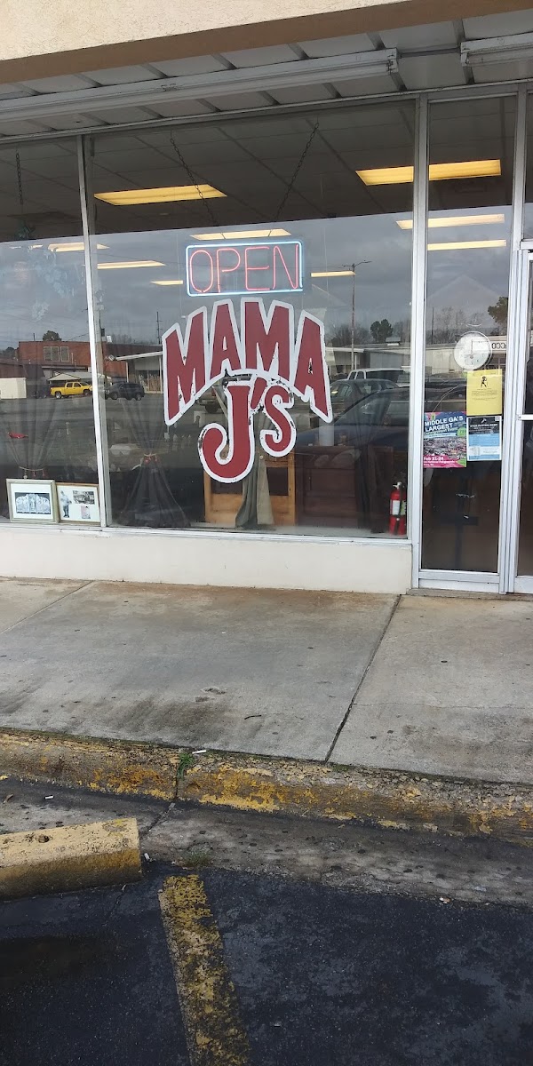 MAMA J'S