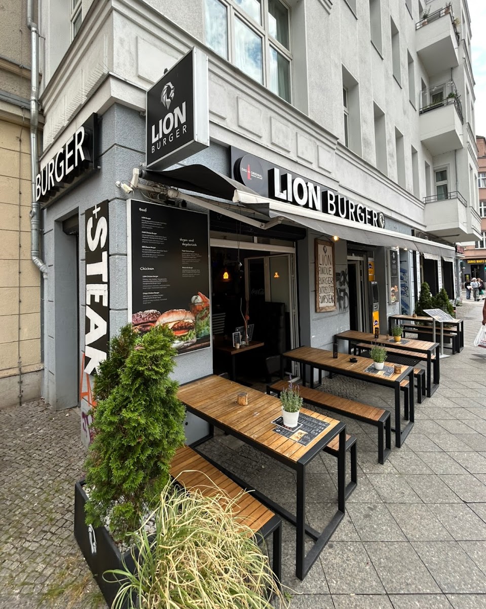 LION Burger & Steak