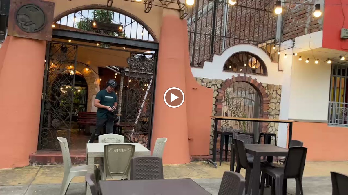 Galeria de arte yurupari y el vivero cafe