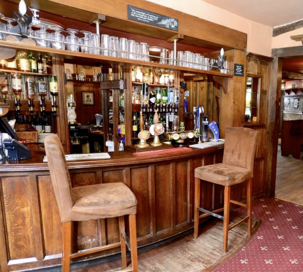 Tudors at the White Hart Hotel