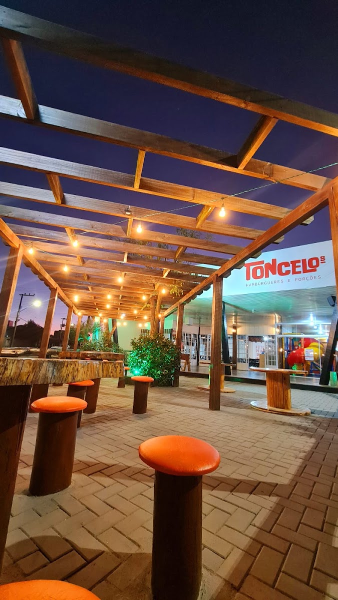 Toncelo’s Restaurante, Hambúrgueres e Porções