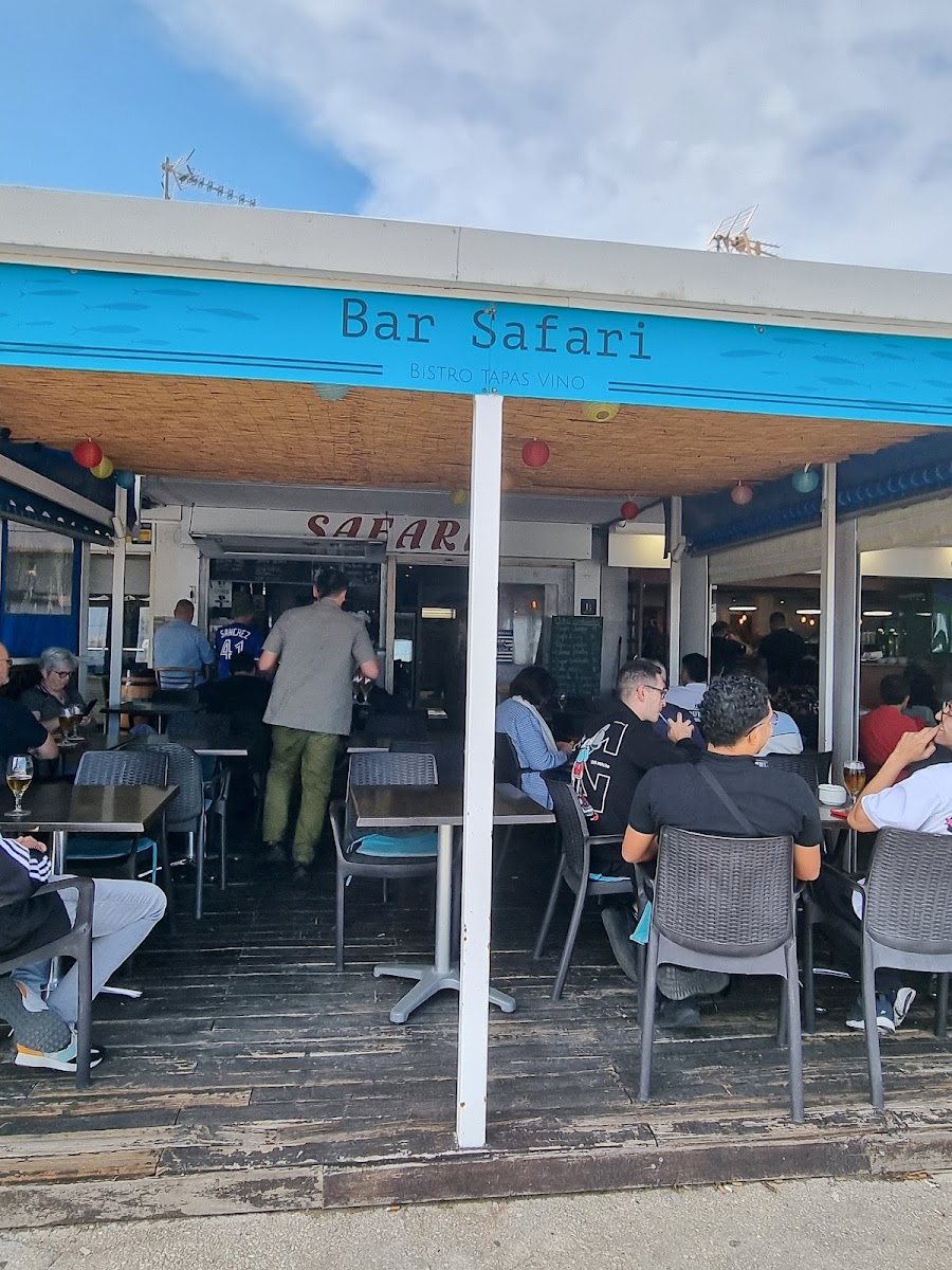 Bar Safari