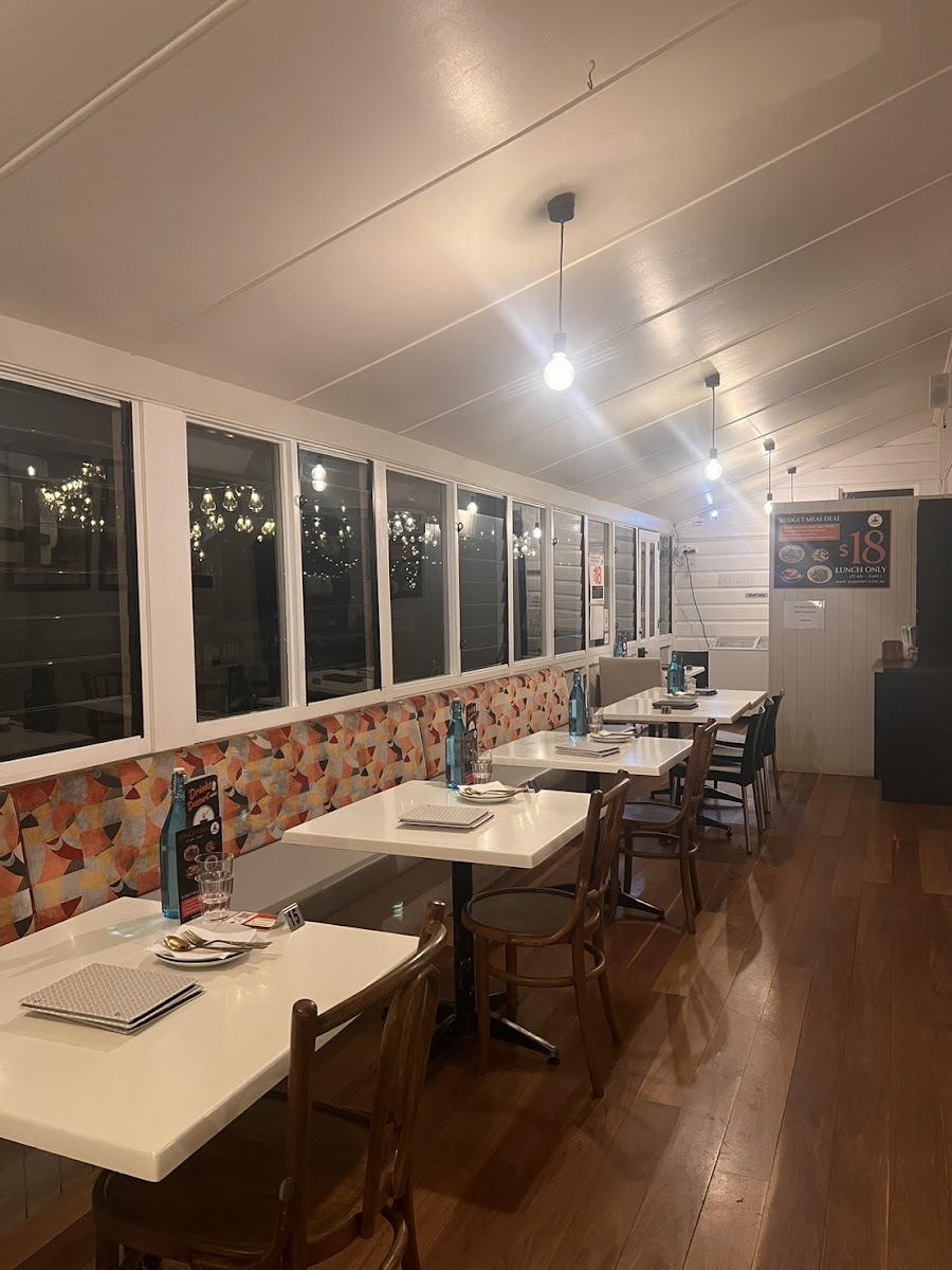 What's Up Bowl, Thai restaurant