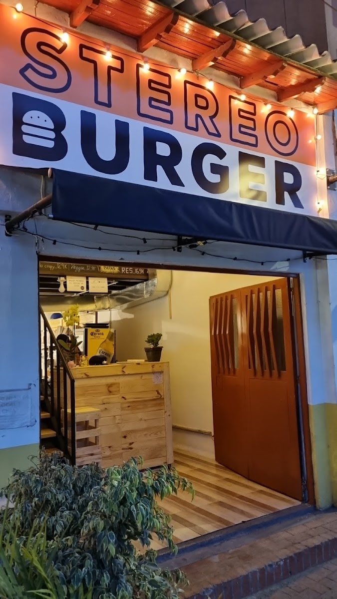 Stereo Burger