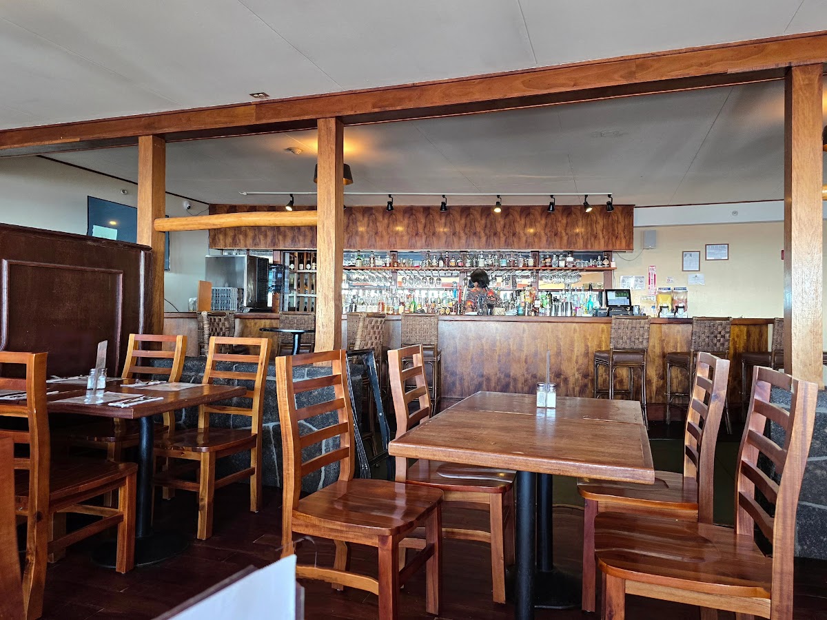 Uncle Georges Lounge at The Volcano House