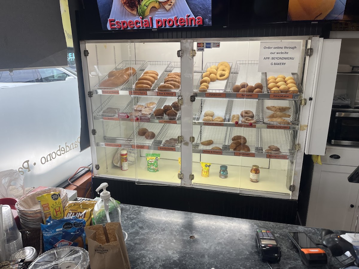 G BAKERY Restaurante & Panaderia Colombiana