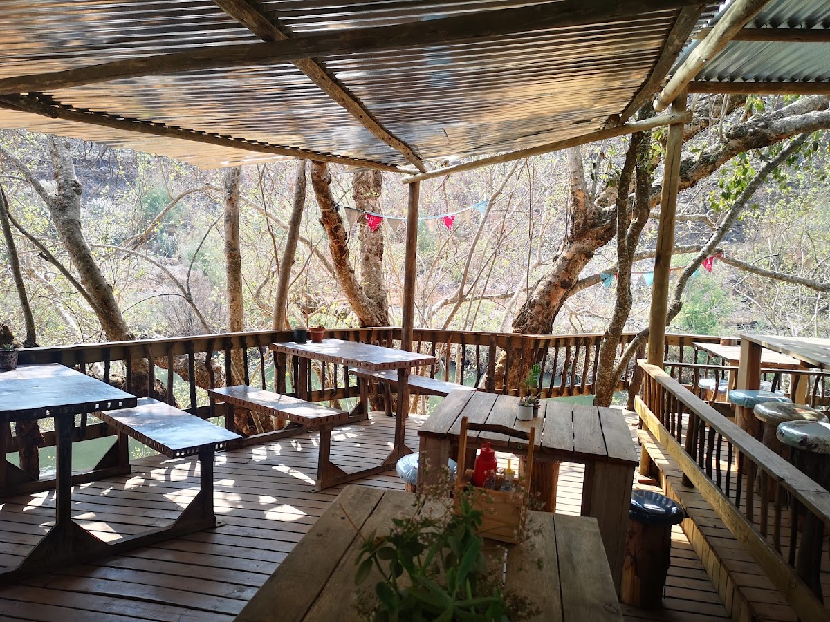 The Chubby Pig (Eatery, Gift Shop & Accommodation)