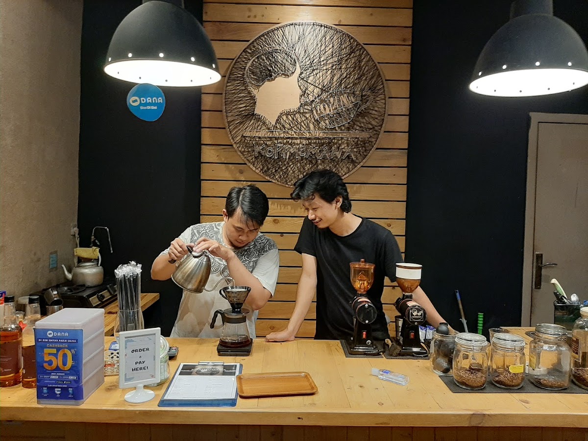 Kopimumana Coffee Shop.