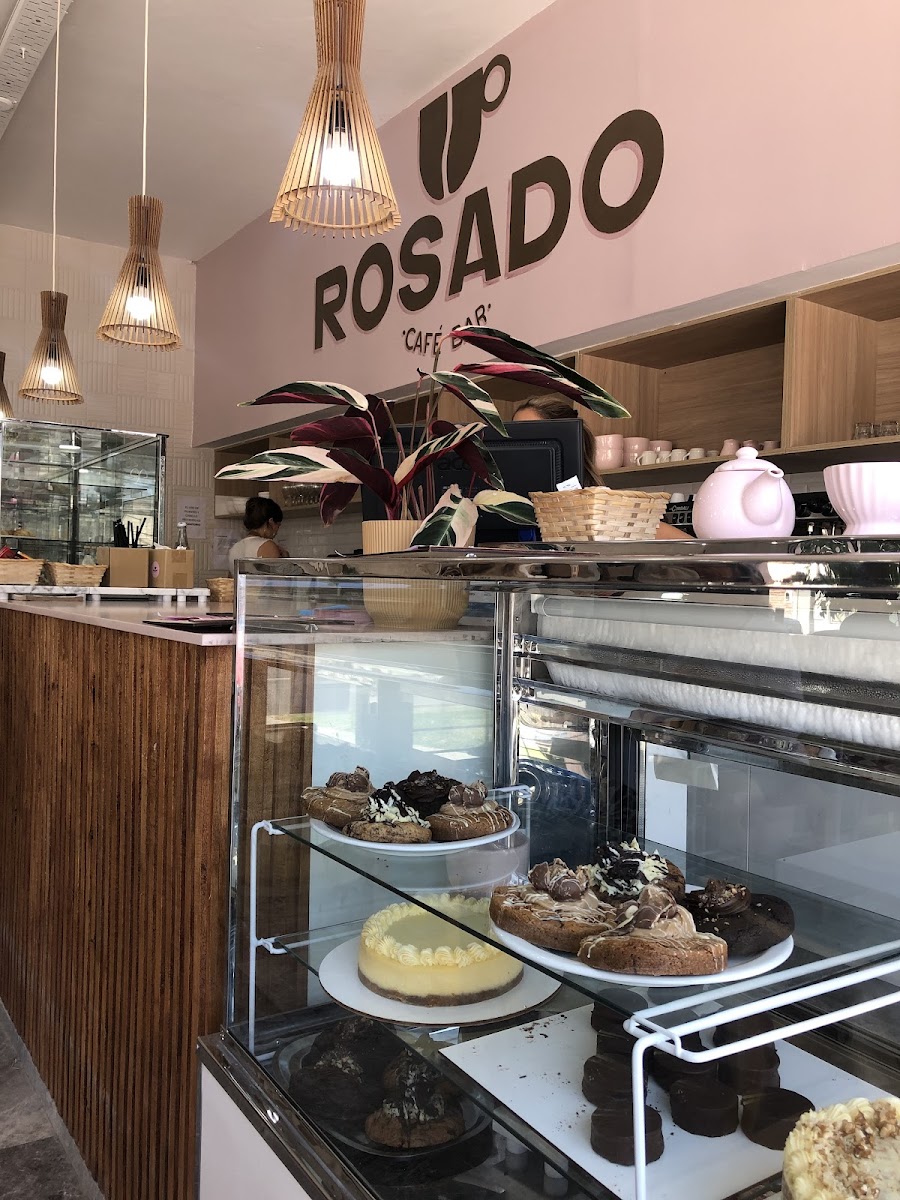 Rosado Cafe&Bar