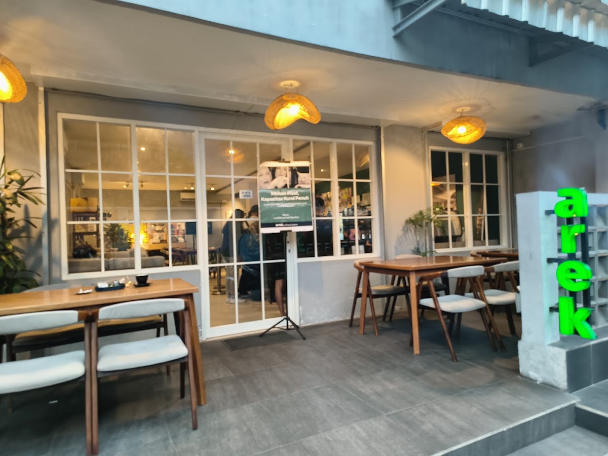 AREK Coffee & Eatery