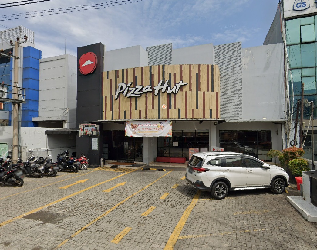 Pizza Hut Restoran - Jl. Tole Iskandar No.8C
