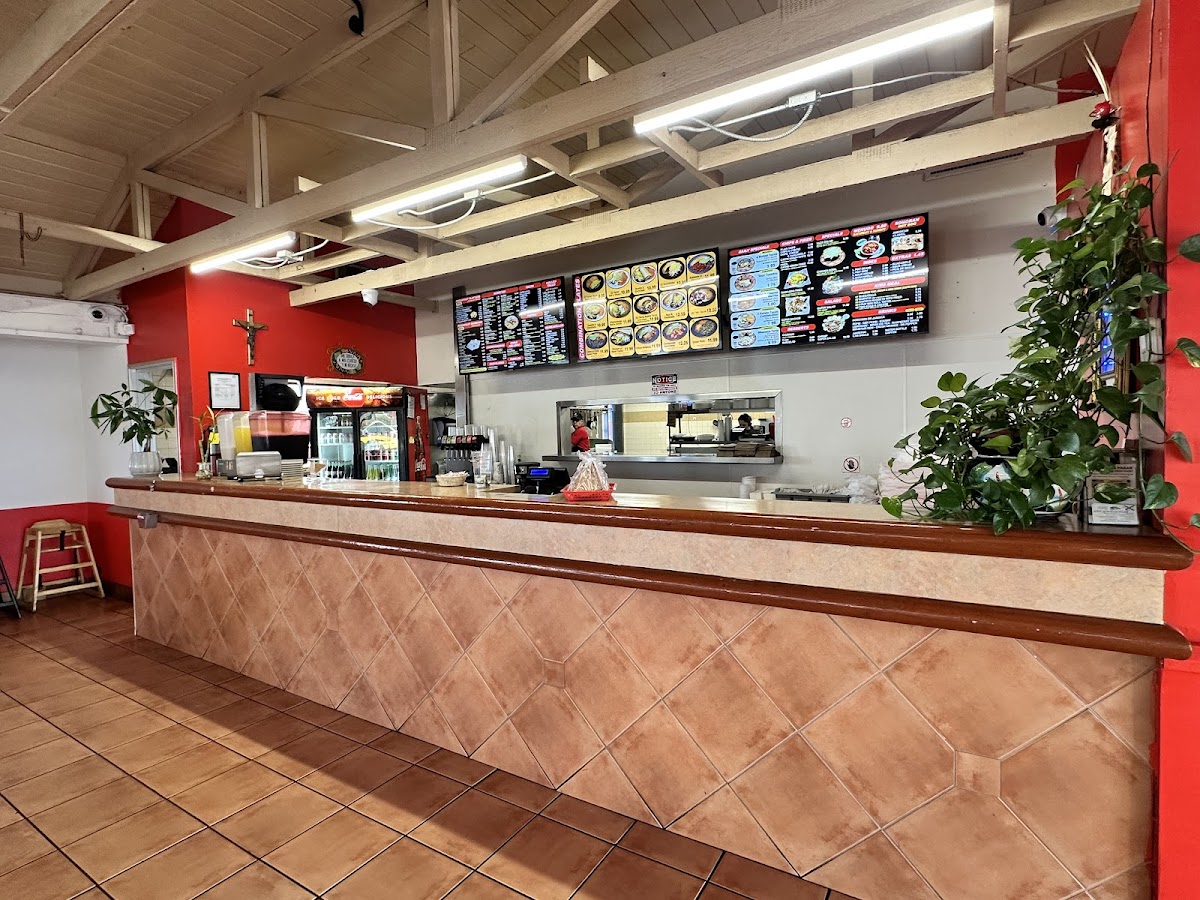 Super Oscar's Mexican Food