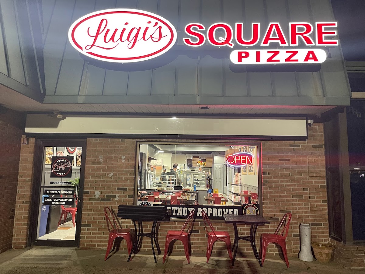 Luigis Square Pizza